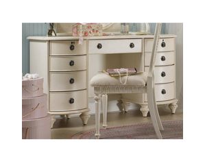 Lea Emmas Treasures Desk