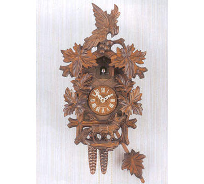 Hekas_Bird_and_Leaf_with_Live_Animals_Cuckoo_Clock.jpg