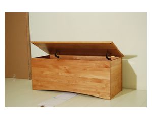 Maco Lifestyles Shaker Solid Alder Chest