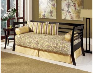Fashion Bed Group Hudson Daybed - Link Spring Included! - FREE Inside Delivery!