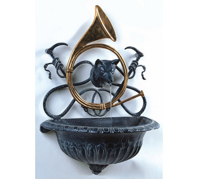 Florentine_Craftsmen_Fox_And_Horn_Wall_Fountain.jpg
