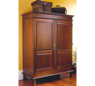 Bauer_International_Viceroy_Dutch_Kast_Armoire.jpg