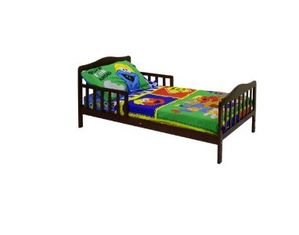 Dream on Me Contemporary Design Toddler Bed (Cherry)