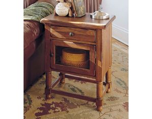 Broyhill Attic Heirlooms Chairside Table