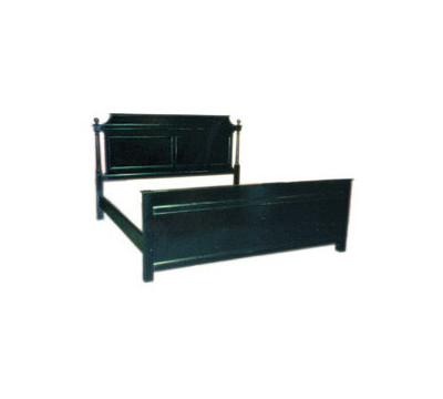 British_Traditions_Le_Dauphin_Queen_Wood_Bed.jpg