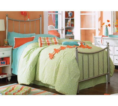 Lea_Elation_Metal_Bed.jpg