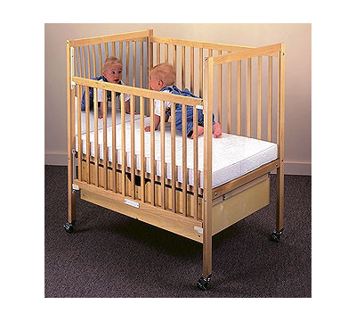 Whitney_Brothers___34_I_See_Me__34__Crib.jpg