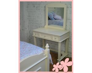 Relics Furniture Lily Rae Kid's Vanity