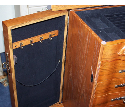 powell-powell-nostalgic-oak-jewelry-armoire_3_400x360.jpg