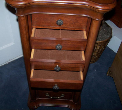 powell-wilmington-cherry-and-burl-jewelry-armoire_5_400x360.jpg
