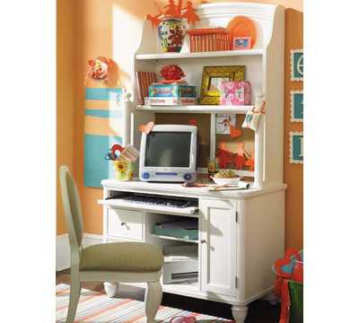 Lea_Elation_Childrens_Computer_Desk.jpg
