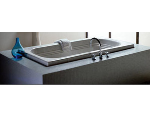 Jacuzzi 5.5 ft Luxura Whirlpool Bath Tub - FREE Inside Delivery!