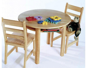 Lipper Round Table with Shelf and Chair Set