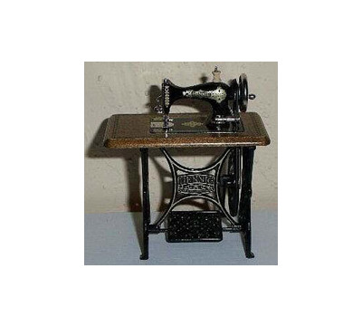 Bodo_Hennig_Treadle_Sewing_Machine_Doll_House_Accessory.jpg