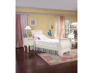American Woodcrafters Cheri Full Sleigh Bed