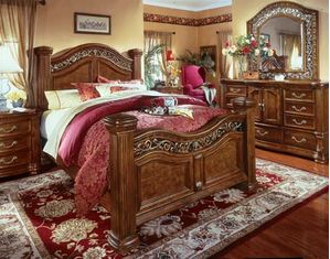Wynwood Cordoba Mansion Bed in Burnished Pine Finish