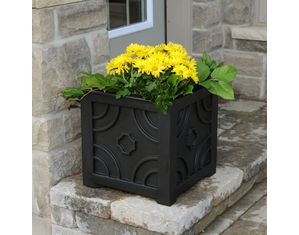 Mayne Savannah Patio Planter