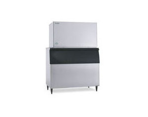 Hoshizaki KM-1601S Stackable Crescent Cuber Ice Maker - FREE Inside Delivery!
