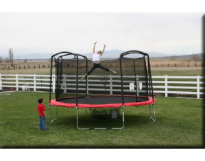 Skywalker Elite 15 ft Round Trampoline and Enclosure