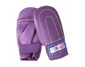Save  on Universal Gloves at The Boxing Equipment Superstore
